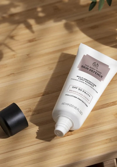 Skin Defence Multi- Protection Light Essence Spf 50 Pa +++